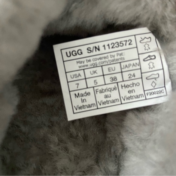 NIB UGG Scuffita Genuine Shearling Slide Slippers - Picture 8 of 15